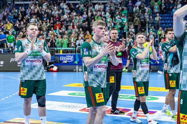 v l , TSV Hannover Burgdorf green against Füchse Berlin black on match day 26 of the 2022 2023 season in the LIQUI MOLY Handball Bundesliga 06 04 2023, ZAG Arena Hannover, GER , Copyright: xJanxGuentherx xTSVxHannover-Burgdorfx