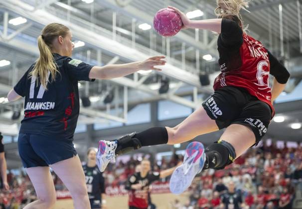 <p>29 04 2023-Bad Langensalza: Handball Frauen 1. Bundesliga Frauen Saison 2022-2023 Salzhalle 22. Spieltag Thueringer HC - Neckarsulmer Sport-Union im Foto: Nathalie Hendrikse 6 (Thüringer HC) ( Deutschland Thueringen Bad Langensalza Copyright: SaschaxFromm