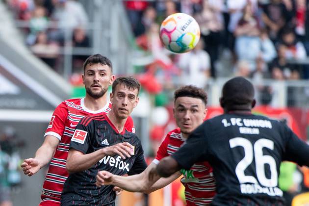 Janik Haberer FC Union Berlin, 19 in duel with Maximilian Bauer FC Augsburg, 23 , GER, FC Augsburg FCA vs 1 FC Union Berlin FCU , Football, Men, 1 Bundesliga, 31 Matchday, Season 2022 2023, 06 05 2023 DFB DFL regulations prohibit any use of photographs as image sequences and or quasi video GER, FC Augsburg FCA vs 1 FC Union Berlin FCU , Football, Men, 1 Bundesliga, 31 Matchday, Season 2022 2023, 06 05 2023 Augsburg Copyright: xEibner-Pressefoto Memmlerx EP_MMR