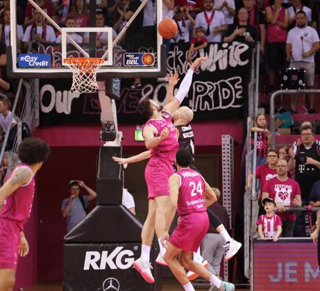 Leon Kratzer Telekom Baskets Bonn vs ratiopharm ulm Photo Jörn Wolter