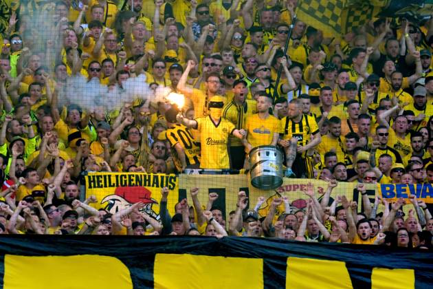 DORTMUND - Borussia Dortmund supporters ahead of the Bundesliga match between Borussia Dortmund and 1 FSV Mainz 05 at the Signal Iduna Park on May 27, 2023 in Dortmund, Germany. AP Dutch Height Bundesliga 2022 2023 xVIxANPxSportx xGerritxvanxKeulenxIVx 470317714 originalFilename: 470317714