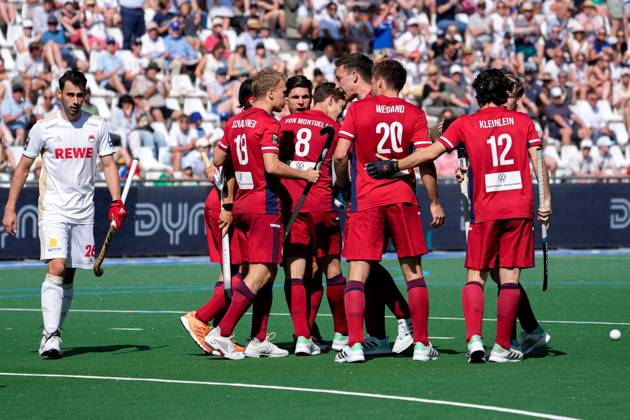 Players from Mannheimer HC MHC , jubilate about the goal to 1 1, jubilation, goal celebration, celebrate the goal, goal, celebration, jubilation about the goal, optimistic, game scene, highlight, action, 04 06 2023, Mannheim Germany , Hockey, German Championship, Final, Men, Mannheimer HC Rot Weiss Köln xozx