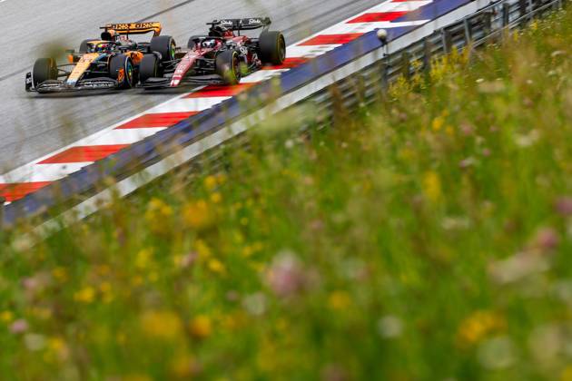 81 PIASTRI Oscar (aus), McLaren F1 Team MCL60, 77 BOTTAS Valtteri (fin), Alfa Romeo F1 Team Stake C43, action during the 2023 Formula 1 Rolex Grosser Preis von Osterreich, 2023 Austrian Grand Prix, 9th round of the 2023 Formula One World Championship, WM, Weltmeisterschaft from June 30 to July 2, 2023 on the Red Bull Ring, in Spielberg, Austria Copyright: xDppi DPPI IPAxSportx xipa-agencyx xIPAxSportx 0 IPA_IPA39004609