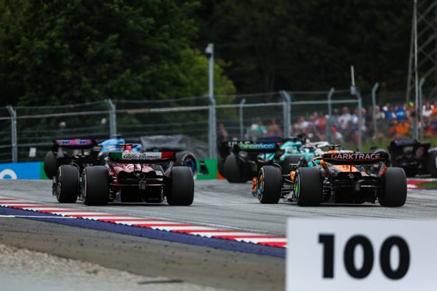 81 PIASTRI Oscar (aus), McLaren F1 Team MCL60, 77 BOTTAS Valtteri (fin), Alfa Romeo F1 Team Stake C43, action during the 2023 Formula 1 Rolex Grosser Preis von Osterreich, 2023 Austrian Grand Prix, 9th round of the 2023 Formula One World Championship, WM, Weltmeisterschaft from June 30 to July 2, 2023 on the Red Bull Ring, in Spielberg, Austria Copyright: xFlorentxGooden DPPI IPAxSportx x xIPAxSportx 0 IPA_IPA39005582