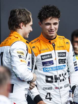 PIASTRI Oscar (aus), McLaren F1 Team MCL60, portrait NORRIS Lando (gbr), McLaren F1 Team MCL60, portrait during the 2023 Formula 1 Aramco British Grand Prix, 10th round of the 2023 Formula One World Championship, WM, Weltmeisterschaft from July 7 to 9, 2023 on the Silverstone Circuit, in Silverstone, United Kingdom Copyright: xXavixBonilla DPPI IPAxSportx xipx xIPAxSportx 0 IPA_IPA39122504