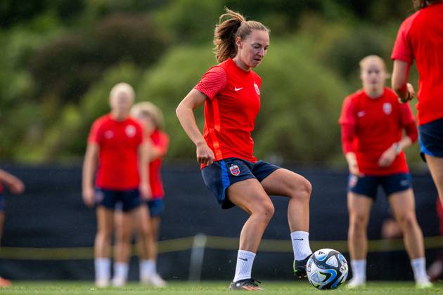 230719 Marit Bratberg Lund of the Norwegian women?s national football team during a training session ahead of the FIFA Women s World Cup on July 19, 2023 in Auckland Photo Vegard Grott BILDBYRAN code VG VG0484 bbeng fotball fotboll fotboll norge norway a kvinner dam fotbolls vm fotball vm kvinner världsmästerskap vm fifa womens world cup träning practice training day 1  Copyright: VEGARDxGRoTT BB230719VG009