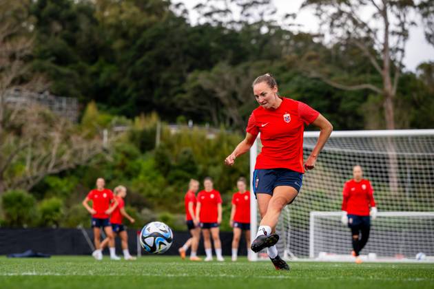230719 Marit Bratberg Lund of the Norwegian women?s national football team during a training session ahead of the FIFA Women s World Cup on July 19, 2023 in Auckland Photo Vegard Grott BILDBYRAN code VG VG0484 bbeng fotball fotboll fotboll norge norway a kvinner dam fotbolls vm fotball vm kvinner världsmästerskap vm fifa womens world cup träning practice training day 1  Copyright: VEGARDxGRoTT BB230719VG066