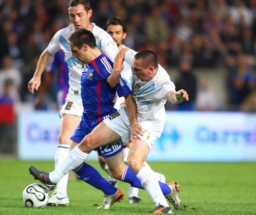 Soccer - UEFA European Championship, EM, Europameisterschaft 2008 Qualifying, Group B, France vs Scotland - Paris France s Franck Ribery and Scotland s John O Connor battle for the ball during the UEFA European Championship Qualifying match, Group B, France vs Scotland at Parc des Princes in Paris, France on September 12, 2007. Sotland won 1-0. Photo Christian Liewig ABACAPRESS.COM Paris France Copyright: xLiewigxChristian ABACAx 131574_25 LiewigxChristian ABACAx 131574_25