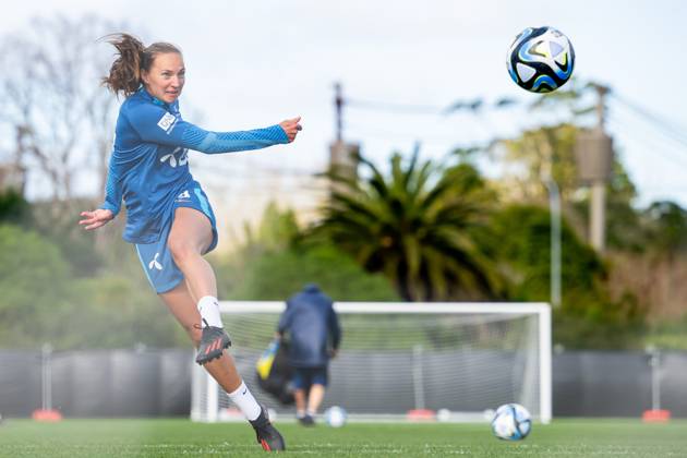 230728 Marit Bratberg Lund of the Norwegian women?s national football team at a training session during the FIFA Women s World Cup on July 28, 2023 in Auckland Photo Vegard Grott BILDBYRAN code VG VG0501 bbeng fotball fotboll fotboll norge norway a kvinner dam fotbolls vm fotboll vm kvinner världsmästerskap vm fifa womens world cup träning practice training day 9  Copyright: VEGARDxGRoTT BB230728VG025