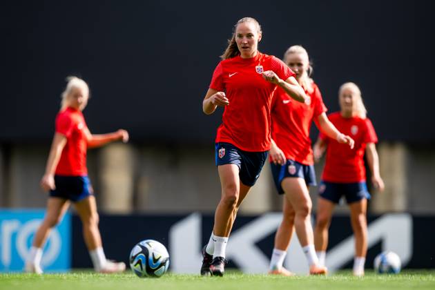 230729 Marit Bratberg Lund of the Norwegian women?s national football team at a training session during the FIFA Women s World Cup on July 29, 2023 in Auckland Photo Vegard Grott BILDBYRAN code VG VG0503 bbeng fotball fotboll fotboll norge norway a kvinner dam fotbolls vm fotboll vm kvinner världsmästerskap vm fifa womens world cup träning practice training day 10  Copyright: VEGARDxGRoTT BB230729VG008