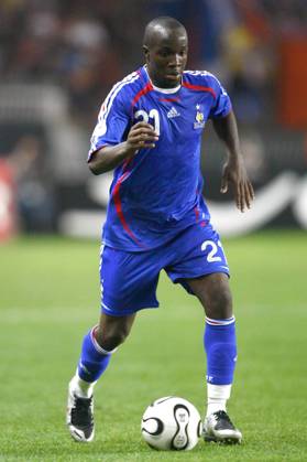 Soccer - UEFA European Championship, EM, Europameisterschaft 2008 Qualifying, Group B, France vs Scotland - Paris France s Lassana Diarra in action during the UEFA European Championship Qualifying match, Group B, France vs Scotland at Parc des Princes in Paris, France on September 12, 2007. Sotland won 1-0. Photo Christian Liewig ABACAPRESS.COM Paris France Copyright: xLiewigxChristian ABACAx 131574_37 LiewigxChristian ABACAx 131574_37