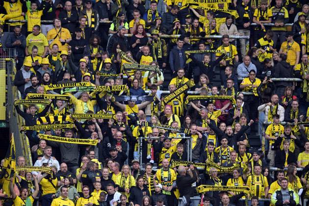 DORTMUND - Borussia Dortmund supporters during the friendly match between Borussia Dortmund and Ajax Amsterdam at Signal Iduna Park on August 6, 2023 in Dortmund, Germany. AP Dutch Height Pre-Season Friendly 2023 2024 xVIxANPxSportx xGerritxvanxKeulenxIVx 475201290 originalFilename: 475201290