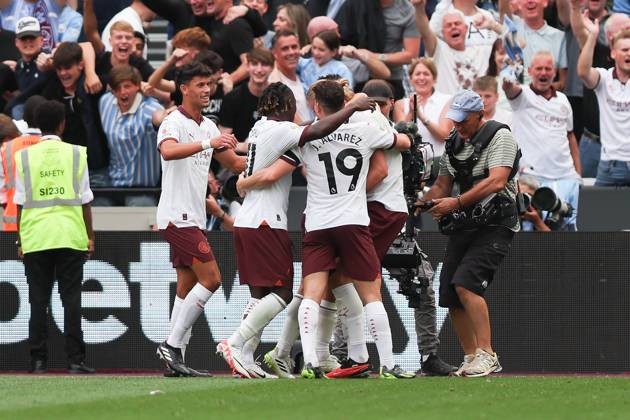Erling Haland of Manchester City scores to make it 1-3 and celebrates during the Premier League match between West Ham United and Manchester City at the London Stadium, Queen Elizabeth Olympic Park , London, England on 16 September 2023. Copyright: xKenxSparksx 38290027