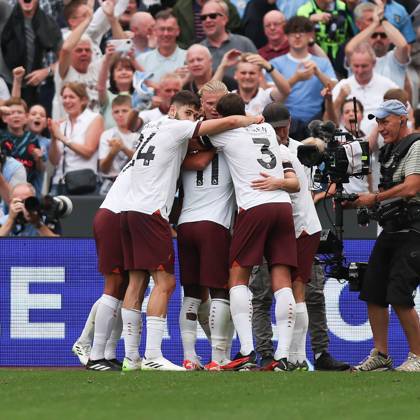 Erling Haland of Manchester City scores to make it 1-3 and celebrates during the Premier League match between West Ham United and Manchester City at the London Stadium, Queen Elizabeth Olympic Park , London, England on 16 September 2023. Copyright: xKenxSparksx 38290028