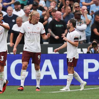 Erling Haland of Manchester City scores to make it 1-3 and celebrates with Bernardo Silva of Manchester City during the Premier League match between West Ham United and Manchester City at the London Stadium, Queen Elizabeth Olympic Park , London, England on 16 September 2023. Copyright: xKenxSparksx 38290030