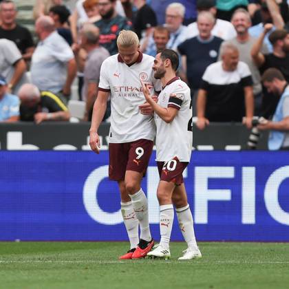 Erling Haland of Manchester City scores to make it 1-3 and celebrates with Bernardo Silva of Manchester City during the Premier League match between West Ham United and Manchester City at the London Stadium, Queen Elizabeth Olympic Park , London, England on 16 September 2023. Copyright: xKenxSparksx 38290031