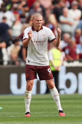 Erling Haland of Manchester City scores to make it 1-3 and celebrates during the Premier League match between West Ham United and Manchester City at the London Stadium, Queen Elizabeth Olympic Park , London, England on 16 September 2023. Copyright: xKenxSparksx 38290035