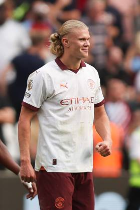Erling Haland of Manchester City scores to make it 1-3 and celebrates during the Premier League match between West Ham United and Manchester City at the London Stadium, Queen Elizabeth Olympic Park , London, England on 16 September 2023. Copyright: xKenxSparksx 38290037