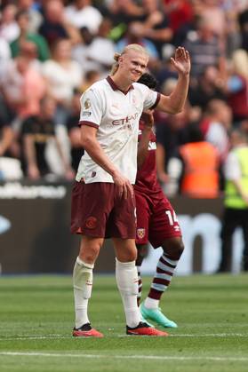 Erling Haland of Manchester City scores to make it 1-3 and celebrates during the Premier League match between West Ham United and Manchester City at the London Stadium, Queen Elizabeth Olympic Park , London, England on 16 September 2023. Copyright: xKenxSparksx 38290038