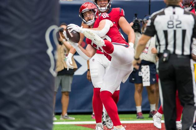 October 1, 2023: Houston Texans tight end Dalton Schultz (86) celebrates his touchdown reception during a game between the Pittsburgh Steelers and the Houston Texans in Houston, TX. .. CSM USA - ZUMAc04_ 20231001_zma_c04_212 Copyright: xTraskxSmithx