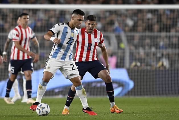 BUENOS AIRES, ARGENTINA - OCTOBER 12: Lautaro Martinez, Alvaro Campuzano during the FIFA World Cup, WM, Weltmeisterschaft, Fussball 2026 Qualifier match between Argentina and Paraguay at Estadio Mas Monumental Antonio Vespucio Liberti on October 12, 2023 in Buenos Aires, Arg Argentina v Paraguay : FIFA World Cup 2026 Qualifier match Copyright: xDiegoxHalisz SFSIx