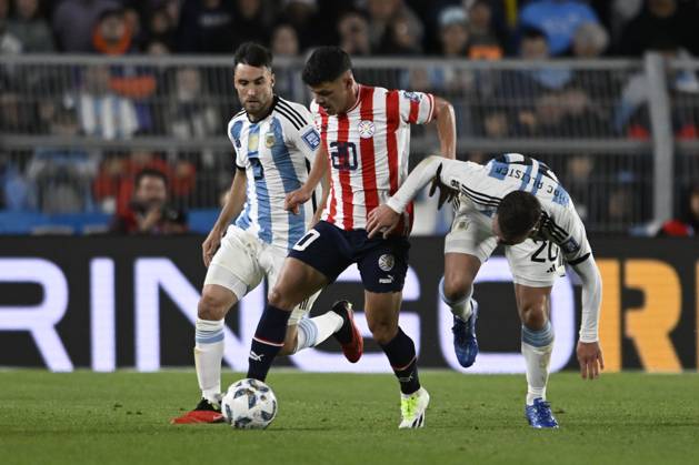 BUENOS AIRES, ARGENTINA - OCTOBER 12: Alexis Mac Allister, Richard Sanchez during the FIFA World Cup, WM, Weltmeisterschaft, Fussball 2026 Qualifier match between Argentina and Paraguay at Estadio Mas Monumental Antonio Vespucio Liberti on October 12, 2023 in Buenos Aires, Arg Argentina v Paraguay : FIFA World Cup 2026 Qualifier match Copyright: xDiegoxHalisz SFSIx