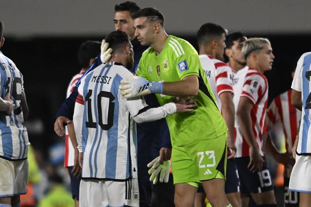 BUENOS AIRES, ARGENTINA - OCTOBER 12: Lionel Messi and Emiliano Martinez of Argentina celebrate during the FIFA World Cup, WM, Weltmeisterschaft, Fussball 2026 Qualifier match between Argentina and Paraguay at Estadio Mas Monumental Antonio Vespucio Liberti on October 12, 2023 in Buenos Aires, Arg Argentina v Paraguay : FIFA World Cup 2026 Qualifier match Copyright: xDiegoxHalisz SFSIx