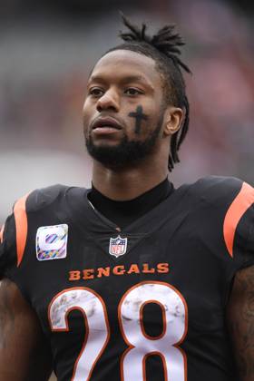 CINCINNATI, OH - OCTOBER 15: Cincinnati Bengals Half Back Joe Mixon (28) after the NFL, American Football Herren, USA game between the Seattle Seahawks and the Cincinnati Bengals on October 15, 2023, at Paycor Stadium in Cincinnati, Ohio. (Photo by Michael Allio Icon Sportswire) NFL: OCT 15 Seahawks at Bengals EDITORIAL USE ONLY Icon116231015118