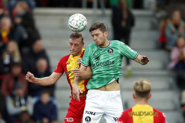 DEVENTER - (l-r) Joris Kramer of Go Ahead Eagles, Tobias Lauritsen of Sparta Rotterdam during the Dutch Eredivisie match between Go Ahead Eagles and Sparta Rotterdam in De Adelaarshorst on October 22, 2023 in Deventer, Netherlands. ANP BART STOUTJESDIJK Dutch Eredivisie 2023 2024 xVIxANPxSportx xxANPxIVx 481803165 originalFilename: 481803165