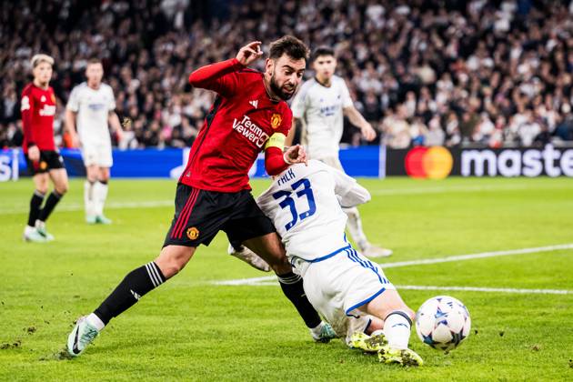 231108 Bruno Fernandes of Manchester United and Rasmus Falk of FC Copenhagen during the UEFA Champions League football match between FC Copenhagen and Manchester United on November 8, 2023 in Copenhagen Photo Petter Arvidson BILDBYRAN kod PA PA0685 fotboll soccer fotball champions league fc copenhagen manchester united bbeng Copyright: PETTERxARVIDSON BB231108PA082