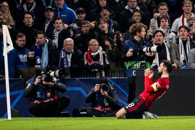 231108 Bruno Fernandes of Manchester United celebrates after 2 3 during the UEFA Champions League football match between FC Copenhagen and Manchester United on November 8, 2023 in Copenhagen Photo Petter Arvidson BILDBYRAN kod PA PA0685 fotboll football soccer fotball champions league fc copenhagen manchester united bbeng jubel Copyright: PETTERxARVIDSON BB231108PA115