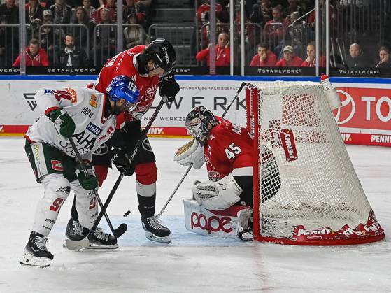 Scramble in front of the goal by Tobias Ancicka Koelner Haie, 45 between Simon Sezemsky Augsburger Panther, 93 and Andrej Sustr Koelner Haie, 29 Koelner Haie vs Augsburger Panther, Ice Hockey, Penny DEL, Matchday 20, Season 2023 2024, 19 11 2023 Koelner Haie vs Augsburger Panther, Ice Hockey, Penny DEL, Matchday 20, Season 2023 2024, 19 11 2023 Koeln Copyright: xEibner-Pressefoto ThomasxHaeslerx EP_THR