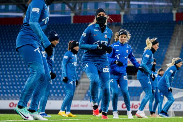 231128 Cathinka Tandberg of the Norwegian women s national football team during a training session on November 28, 2023 in Oslo Photo Vegard Grott BILDBYRAN kod VG VG0562 bbeng fotboll football soccer fotball norge norway women dam nations league träning practice training trening Copyright: VEGARDxGRoTT BB231128VG055