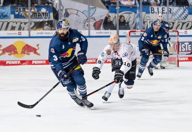 Fight for the puck duel between Dominik Bittner EHC Red Bull Muenchen, 3 and Jean Christophe Beaudin Grizzlys Wolfsburg, 16 EHC Red Bull Muenchen vs Grizzlys Wolfsburg, Ice Hockey, DEL, Matchday 25, Season 2023 2024, 08 12 2023 EHC Red Bull Muenchen vs Grizzlys Wolfsburg, Ice Hockey, DEL, Matchday 25, Season 2023 2024, 08 12 2023 Muenchen Copyright: xEibner-Pressefoto HeikexFeinerx EP_HFR