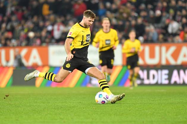 in action at the Bundesliga match FC Augsburg Borussia Dortmund on 16 12 2023 Augsburg WWK Arena Bayern Germany