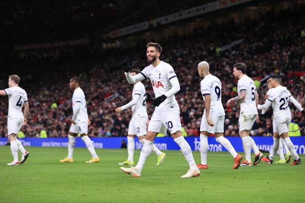 Manchester United gegen Tottenham Hotspur 14. Januar 2024 Premier League Manchester United gegen Tottenham Hotspur Rodrigo Bentancur von Tottenham Hotspur jubelt nach dem zweiten Ausgleichstreffer für sein Team 2 2 Foto Simon Stacpoole Abseits Manchester UK Copyright: xSimonxStacpoolexOffside