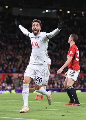 Manchester United gegen Tottenham Hotspur 14. Januar 2024 Premier League Manchester United gegen Tottenham Hotspur Rodrigo Bentancur von Tottenham Hotspur jubelt nach dem zweiten Ausgleichstreffer für sein Team 2 2 Foto Simon Stacpoole Abseits Manchester UK Copyright: xSimonxStacpoolexOffside