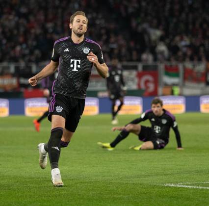 Harry Kane FC Bayern Muenchen, 9 GER, FC Augsburg vs FC Bayern Muenchen, Football, Bundesliga, Matchday 19, Season 2023 2024, 27 01 2024 DFL DFB REGULATIONS PROHIBIT ANY USE OF PHOTOGRAPHS as IMAGE SEQUENCES and or QUASI VIDEO GER, FC Augsburg vs FC Bayern Muenchen, Football, Bundesliga, Matchday 19, Season 2023 2024, 27 01 2024 Augsburg Copyright: xEibner-Pressefoto HeikexFeinerx EP_HFR