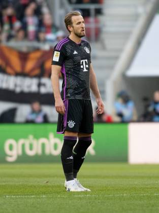 Harry Kane FC Bayern Muenchen, 9 GER, FC Augsburg vs FC Bayern Muenchen, Football, Bundesliga, Matchday 19, Season 2023 2024, 27 01 2024 DFL DFB REGULATIONS PROHIBIT ANY USE OF PHOTOGRAPHS as IMAGE SEQUENCES and or QUASI VIDEO GER, FC Augsburg vs FC Bayern Muenchen, Football, Bundesliga, Matchday 19, Season 2023 2024, 27 01 2024 Augsburg Copyright: xEibner-Pressefoto HeikexFeinerx EP_HFR