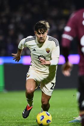 Paulo Dybala of AS Roma in action during the Serie A match between US Salernitana and AS Roma at Stadio Arechi Salerno Italy on 29 January 2024. Salerno Stadio Arechi Salerno Italy Copyright: xNicolaxIanualex SP24-830-083