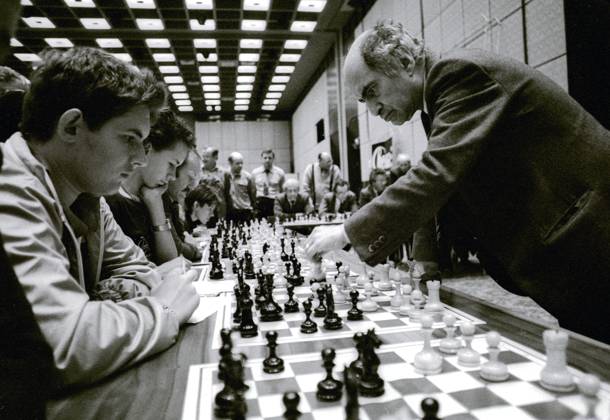 Chess. USSR Chess Championship 1986. Moscow.World Trade Center. Grandmaster Mikhail Tal during a simultaneous game at the championship. 