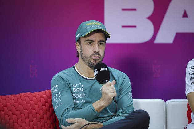 ALONSO Fernando spa , Aston Martin F1 Team AMR24, portrait, press conference during the Formula 1 Aramco pre season testing 2024 of the 2024 FIA Formula One World Championship from February 21 to 23, 2024 on the Bahrain International Circuit, in Sakhir, Bahrain Photo Eric Alonso DPPI F1 Pre season Testing in Bahrain at Bahrain International Circuit on February 22, 2024 in Sakhir, Bahrain Photo by HOCH ZWEI Sakhir Sakhir Bahrain Bahrain