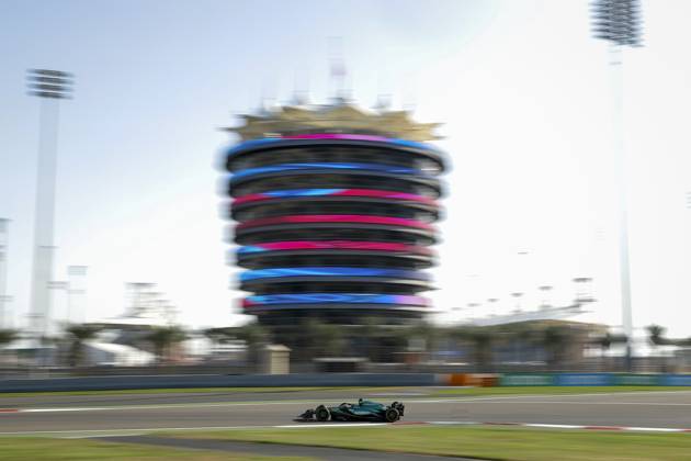 18 STROLL Lance can , Aston Martin F1 Team AMR24, action during the Formula 1 Aramco pre season testing 2024 of the 2024 FIA Formula One World Championship from February 21 to 23, 2024 on the Bahrain International Circuit, in Sakhir, Bahrain Photo Florent Gooden DPPI F1 Pre season Testing in Bahrain at Bahrain International Circuit on February 22, 2024 in Sakhir, Bahrain Photo by HOCH ZWEI Sakhir Sakhir Bahrain Bahrain
