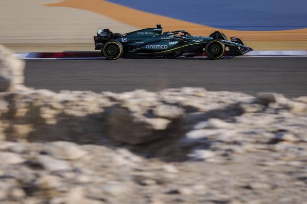 18 STROLL Lance can , Aston Martin F1 Team AMR24, action during the Formula 1 Aramco pre season testing 2024 of the 2024 FIA Formula One World Championship from February 21 to 23, 2024 on the Bahrain International Circuit, in Sakhir, Bahrain Photo DPPI F1 Pre season Testing in Bahrain at Bahrain International Circuit on February 22, 2024 in Sakhir, Bahrain Photo by HOCH ZWEI Sakhir Sakhir Bahrain Bahrain