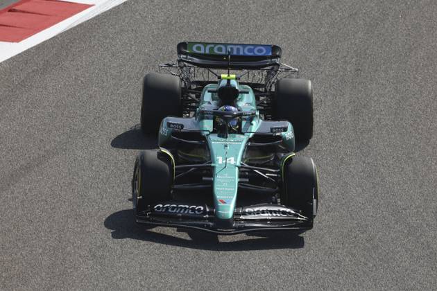 14 ALONSO Fernando spa , Aston Martin F1 Team AMR24, action during the Formula 1 Aramco pre season testing 2024 of the 2024 FIA Formula One World Championship from February 21 to 23, 2024 on the Bahrain International Circuit, in Sakhir, Bahrain Photo Antonin Vincent DPPI F1 Pre season Testing in Bahrain at Bahrain International Circuit on February 22, 2024 in Sakhir, Bahrain Photo by HOCH ZWEI Sakhir Bahrain