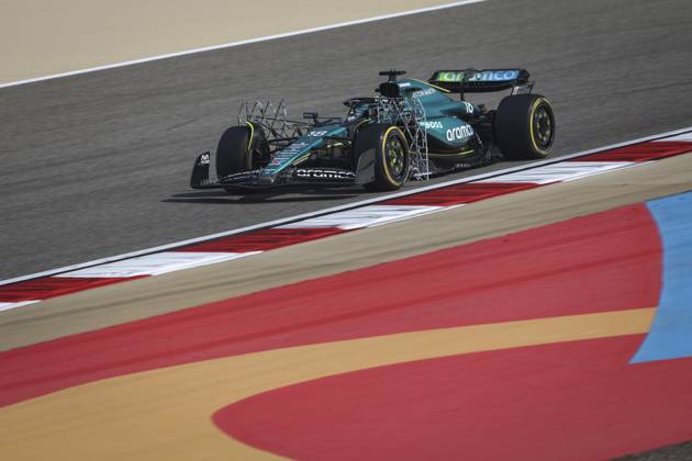 18 STROLL Lance can , Aston Martin F1 Team AMR24, action during the Formula 1 Aramco pre season testing 2024 of the 2024 FIA Formula One World Championship from February 21 to 23, 2024 on the Bahrain International Circuit, in Sakhir, Bahrain Photo Antonin Vincent DPPI F1 Pre season Testing in Bahrain at Bahrain International Circuit on February 22, 2024 in Sakhir, Bahrain Photo by HOCH ZWEI Sakhir Sakhir Bahrain Bahrain