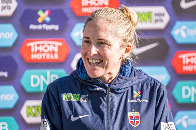 240226 Head coach Gemma Grainger of the Norwegian women s national football team during a press conference on February 26, 2024 in Stavanger Photo Marius Simensen BILDBYRAN COP 238 bbeng dam football fotboll fotboll norge norway press conference press conference soccer uefa women s nations league Copyright: MARIUSxSIMENSEN BB240226BB190