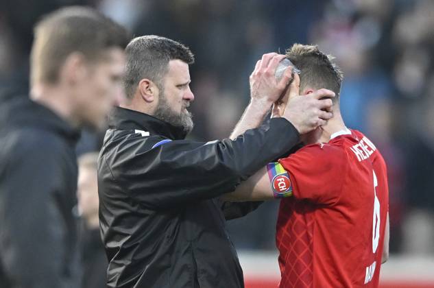 Patrick Mainka 1 FC Heidenheim 1846 FCH 06 injured Injury 1 FC Heidenheim 1846 FCH vs Eintracht Frankfurt SGE 02 03 2024 DFL REGULATIONS PROHIBIT ANY USE OF PHOTOGRAPHS AS IMAGE SEQUENCES AND OR QUASI VIDEO 1 FC Heidenheim 1846 FCH vs Eintracht Frankfurt SGE