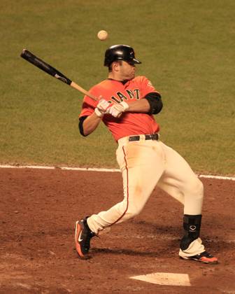MLB, Baseball Herren, USA National League Division Series Atlanta Braves vs San Francisco Giants OCT 08 October 08, 2010: San Francisco,CA. Giants second baseman Freddy Sanchez 21,is hit by a pitch, during the National League Division Series game 2, between the Wild Card Atlanta Braves and the National League West San Francisco Giants at AT&T Park in San Francisco,California. The Giants beat the Braves 1-0. Jeff Trouette CSM.(Credit Image: Â Jeff Trouette Cal Media) San Francisco California U.S. EDITORIAL USE ONLY Copyright: xx ZUMA-20101008_zaf_cj3_011.jpg JeffxTrouettex csmphoto371868