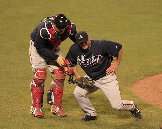MLB, Baseball Herren, USA National League Division Series Atlanta Braves vs San Francisco Giants OCT 08 October 08, 2010: San Francisco,CA. Braves closer Billy Wagner 13 comes up hurt after making a play to first, during the National League Division Series game 2, between the Wild Card Atlanta Braves and the National League West San Francisco Giants at AT&T Park in San Francisco,California. The Braves beat the Giants in 11 innings 5-4. Jeff Trouette CSM.(Credit Image: Â Jeff Trouette Cal Media) San Francisco California U.S. EDITORIAL USE ONLY Copyright: xx ZUMA-20101008_zaf_cj3_010.jpg JeffxTrouettex csmphoto371871